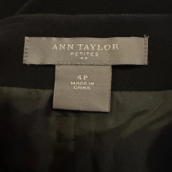 Ann Taylor | Women’s Lightweight Black/White Skirt - Size 4P - Picture 4 of 4